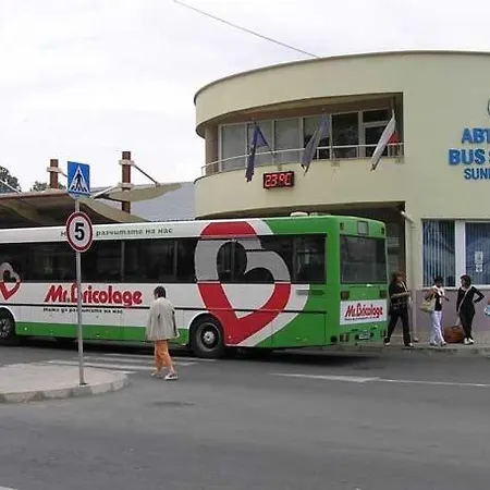 Ashton Hall - Sonnenstrand - Ost Apartman Napospart